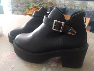 Botines de tacón en Negro