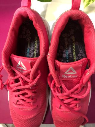 Zapatillas Reebok con plantilla sketchers