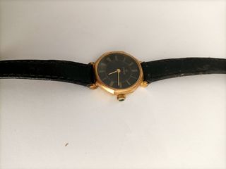 Relógio de corda Cyma antigo com visor octagonal