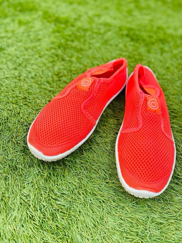 Escarpines salmón niños talla 32