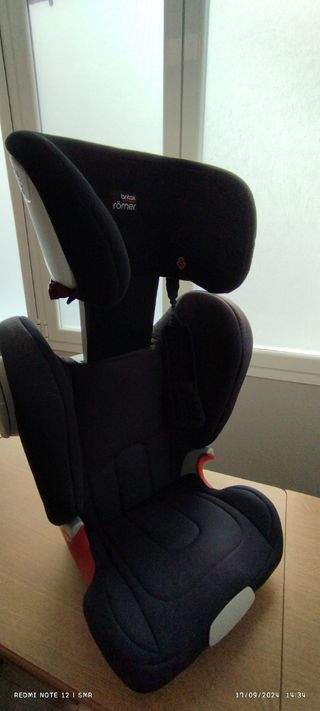 Britax Romer Silla alzador niños para coche.