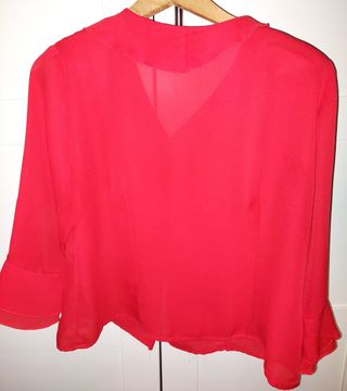 Camisa roja muy original♥️