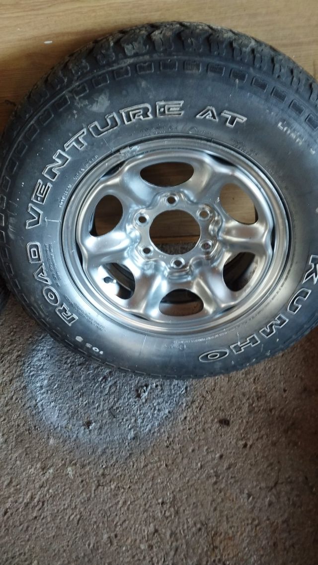 5 Llantas Nissan Terrano