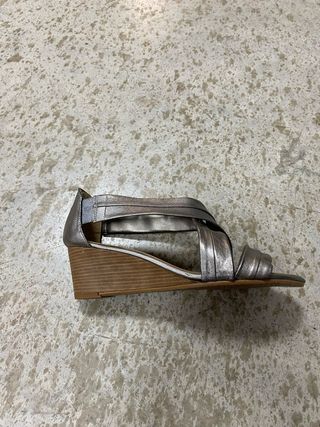 Sandalia mujer plateada