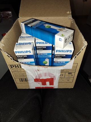 36 Bombillas Philips Master Colour 35W/930