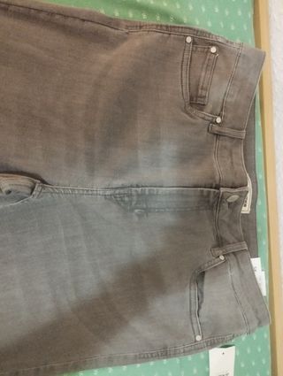 Vaquero talla 44 NUEVO CON ETIQUETA