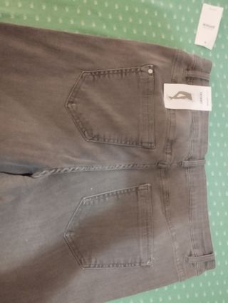 Vaquero talla 44 NUEVO CON ETIQUETA