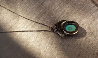 Colgante de plata y piedra