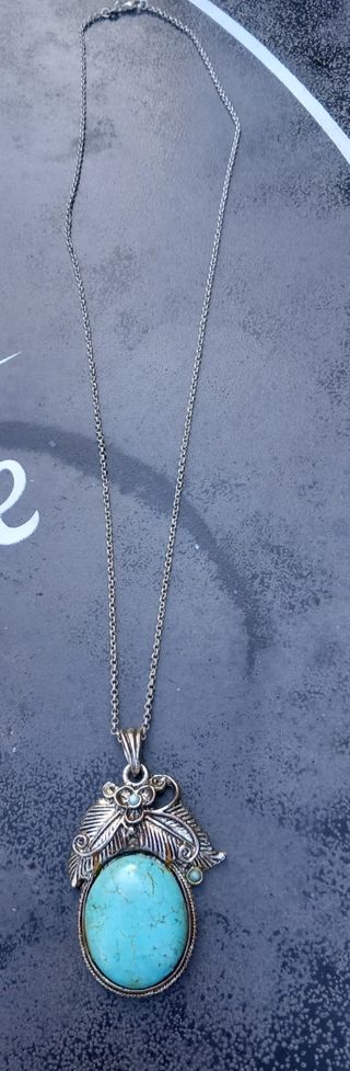 Colgante de plata y piedra
