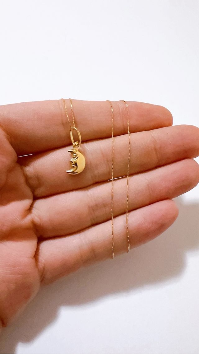 Collana Luna portafortuna in oro giallo 18kt