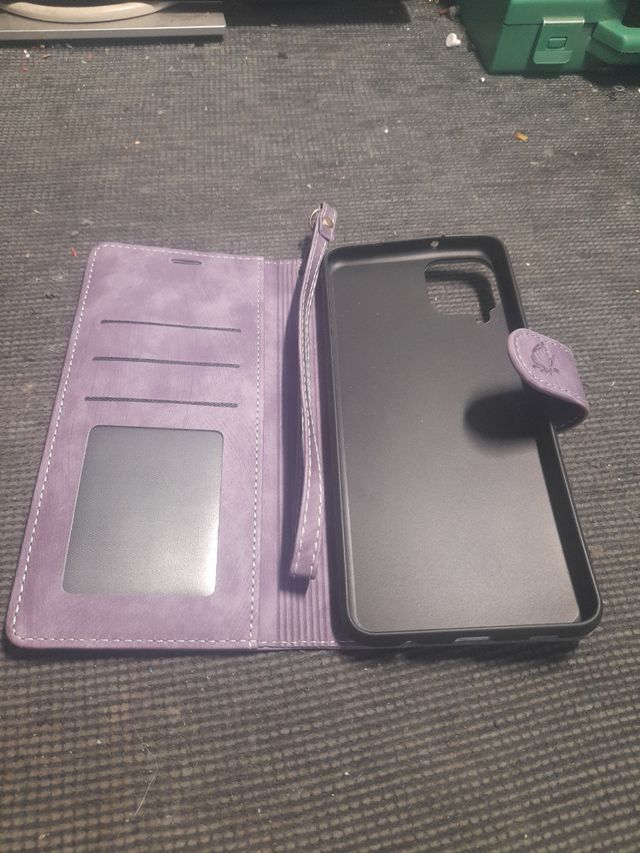 Vendo custodie per iPhone e Samsung 