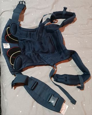 Mochila portabebes sin uso