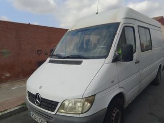 Sedan portes económicos