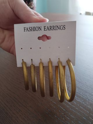 Pendientes de aro dorados