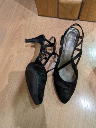 Zapato de fiesta negro