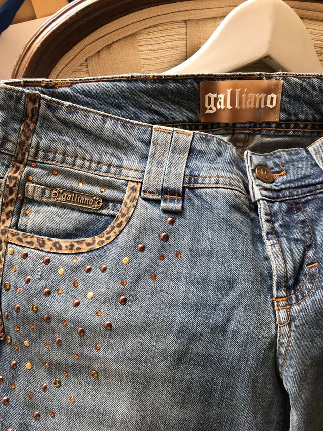 Pant John Galliano t.30/44 jeans-push up.