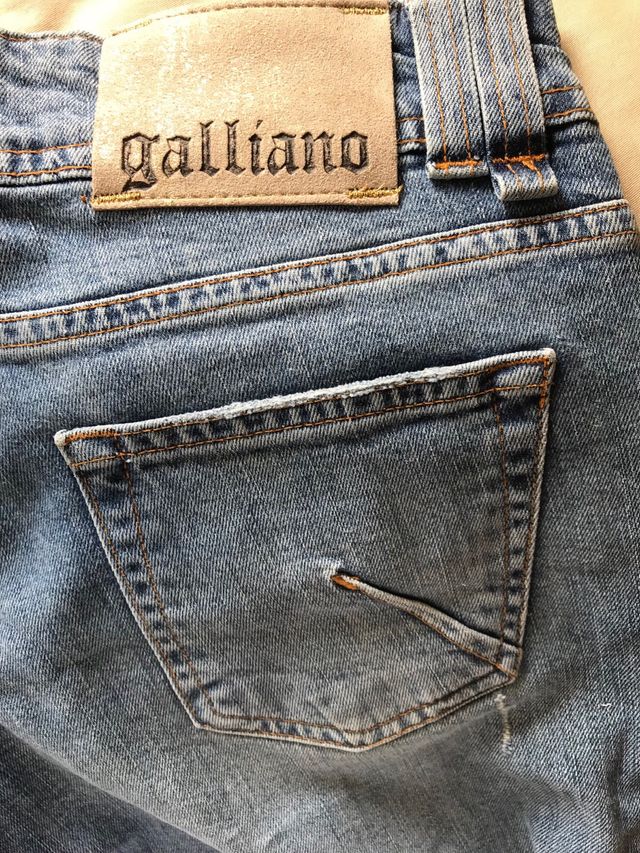 Pant John Galliano t.30/44 jeans-push up.