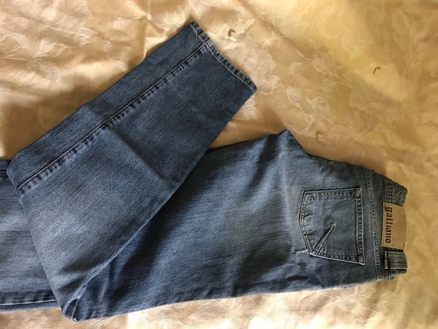 Pant John Galliano t.30/44 jeans-push up.