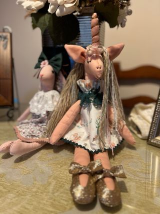 muñecas artesanas echas a mano .