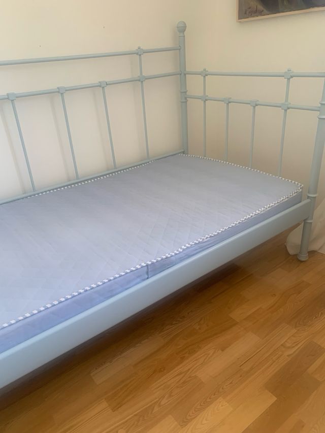 Cama divan ikea + somier . regalo colchon 90X200