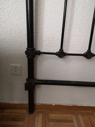 Cabecero de cama antiguo