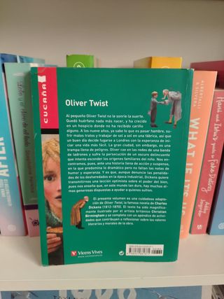 Oliver Twist de Charles Dickens adaptado ilustrado