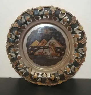 Piatti stile Egizio in metallo