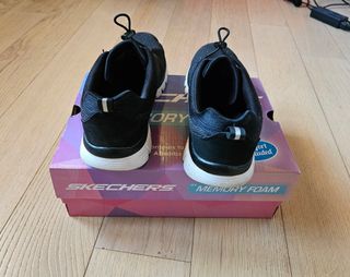 Scarpe Skechers donna (nr. 37) di seconda mano per 35 EUR su ...