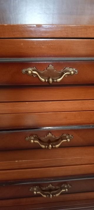 Mesilla antigua con diseño especial