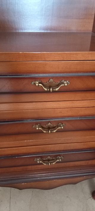 Mesilla antigua con diseño especial