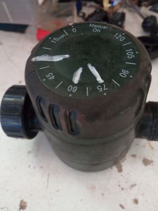 Regolatore manuale per irrigazione