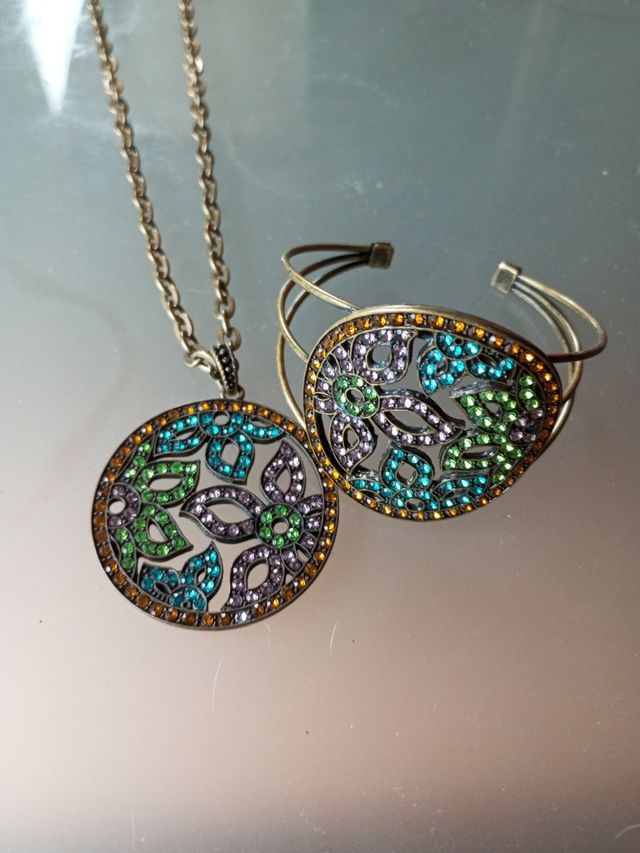 Cadena con colgante y brazalete