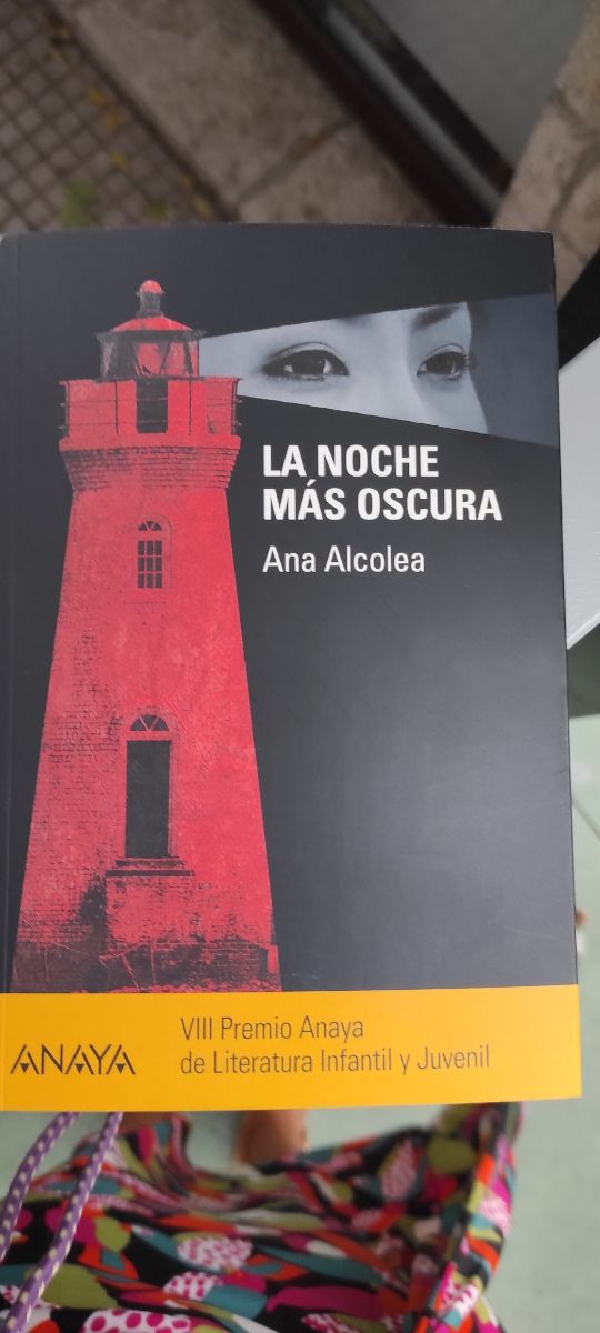 La notte più buia (edizione in spagnolo)