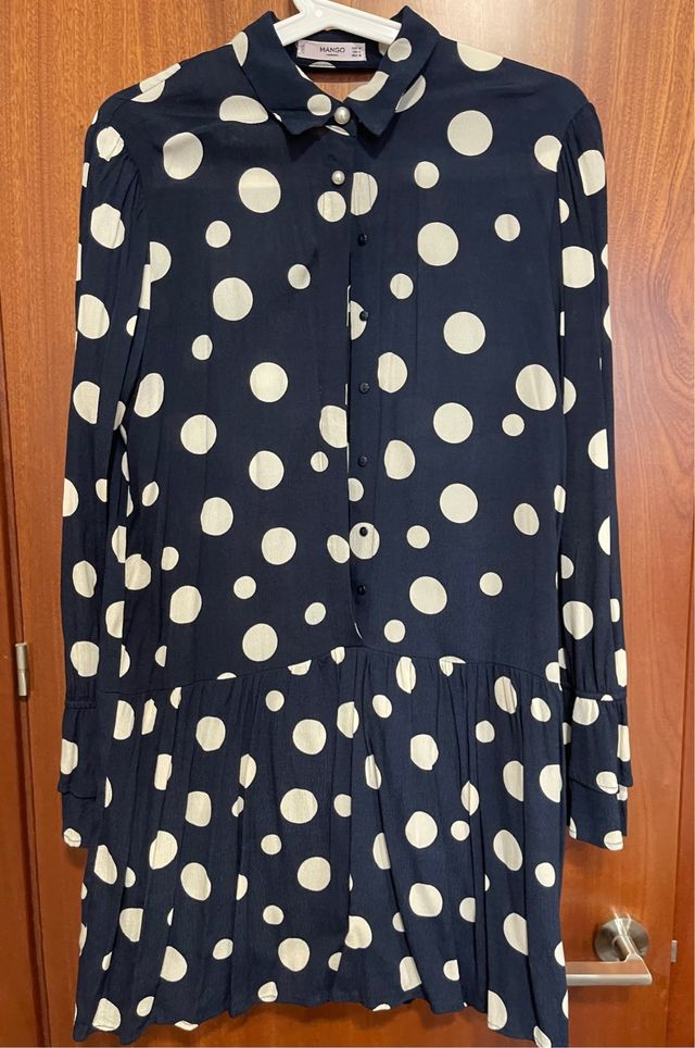 Vestido mini de lunares de Mango