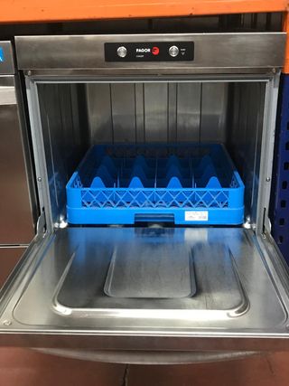 Lavavajillas industrial con bomba de desague