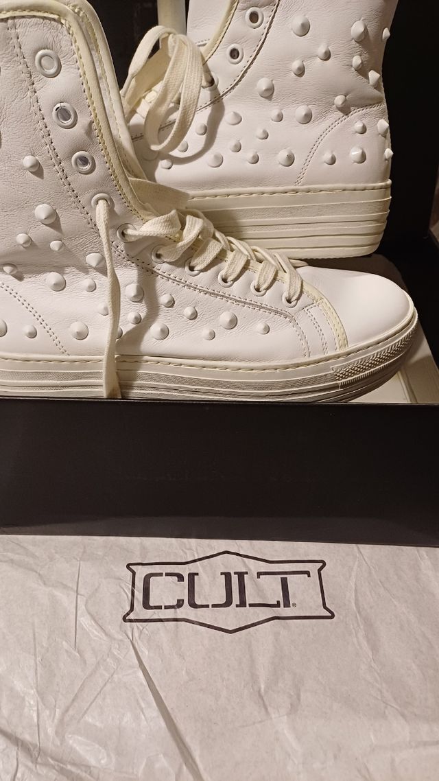 Cult tennis pelle bianca con borchie