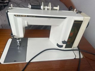 Maquina de coser sigma con mueble antiguo