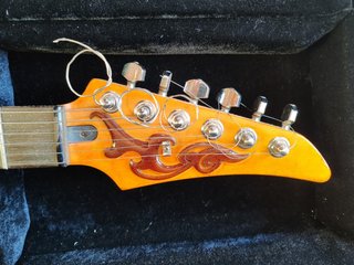 Guitarra eléctrica artesanal
