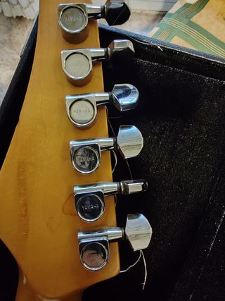 Guitarra eléctrica artesanal