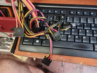 FUENTE ALIMENTACIÓN POOWER MAN 80 PLUS BLONCE.