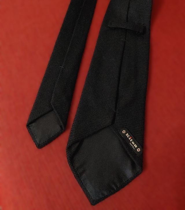 Cravatta KITON® Artigianale Blu e Nero.