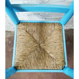 Silla trona de madera