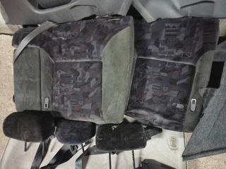 Despiece vario de Citroen xsara en buen estado.Ai tapizados traseros,asientos traseros,bandeja sin agujero,bajantes techo,ventanas traseras y algún cinturón.Preferiblemente se vende todo junto