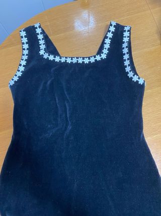 Vestido terciopelo negro con margaritas. Vintage