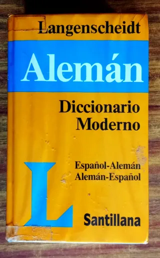 SE VENDEN DICCIONARIOS VARIADOS. HAGO ENVÍOS