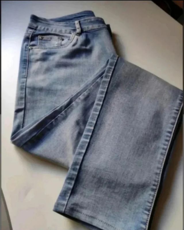 Pantalón chica elástico. Talla 42