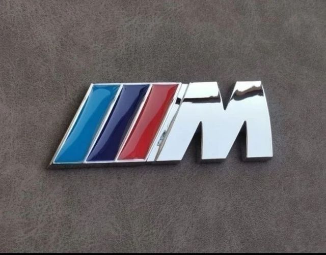 73X27mm Emblema M más logo capó
