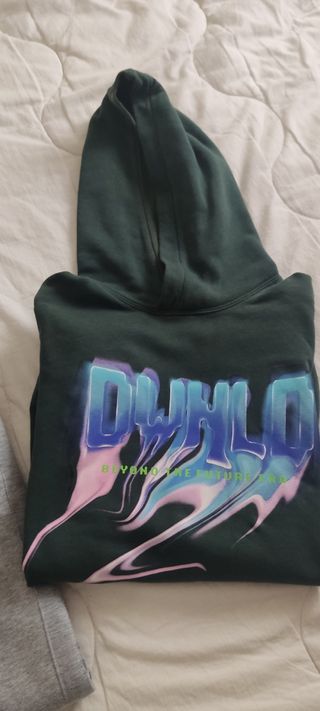 Conjunto sudadera, pantalón y camiseta