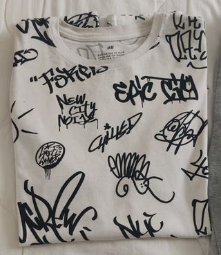 Conjunto sudadera, pantalón y camiseta