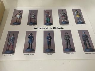 Soldados de la historia, de plomo